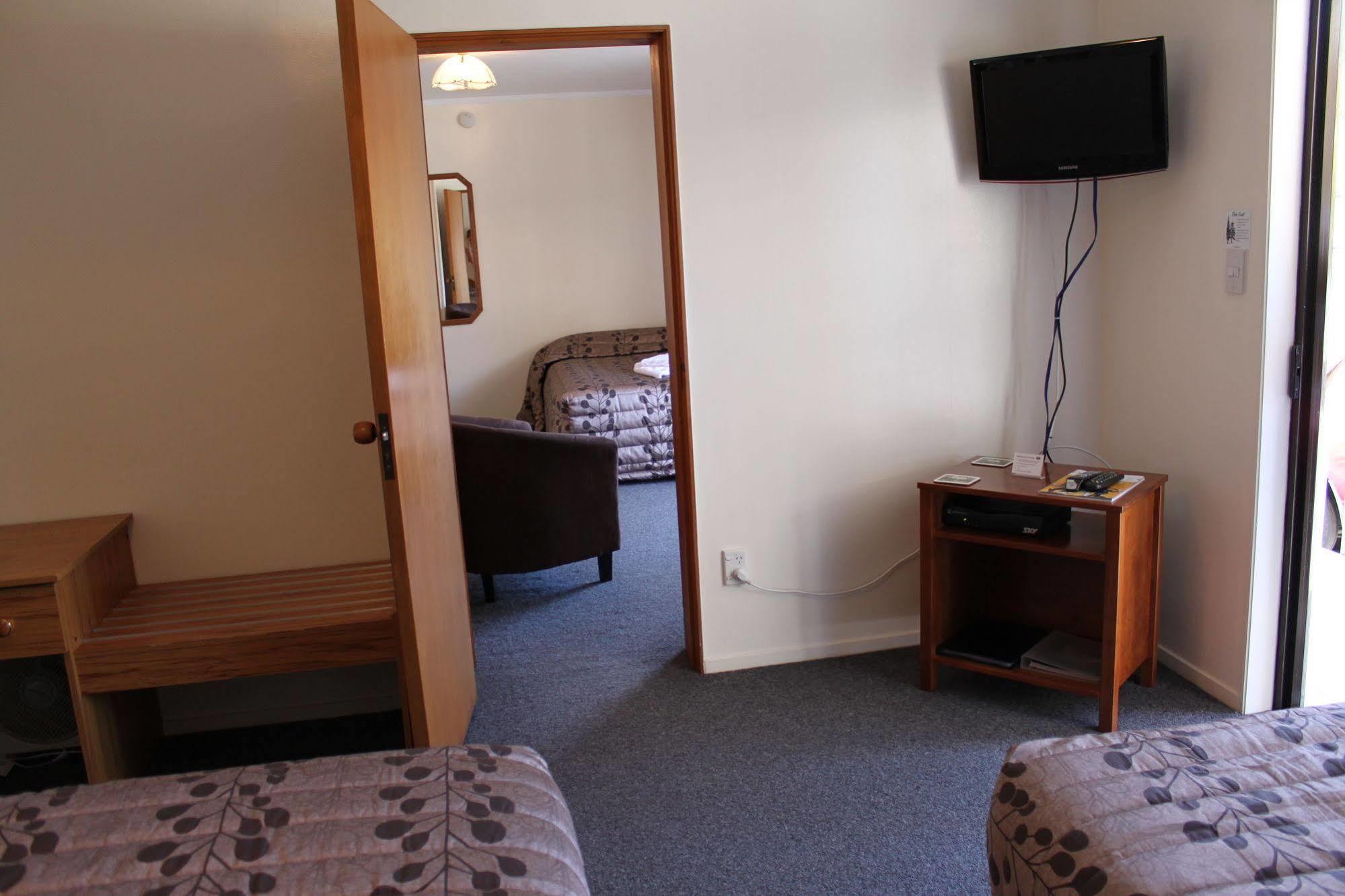 Cherry Court Motor Lodge Whangarei Bagian luar foto