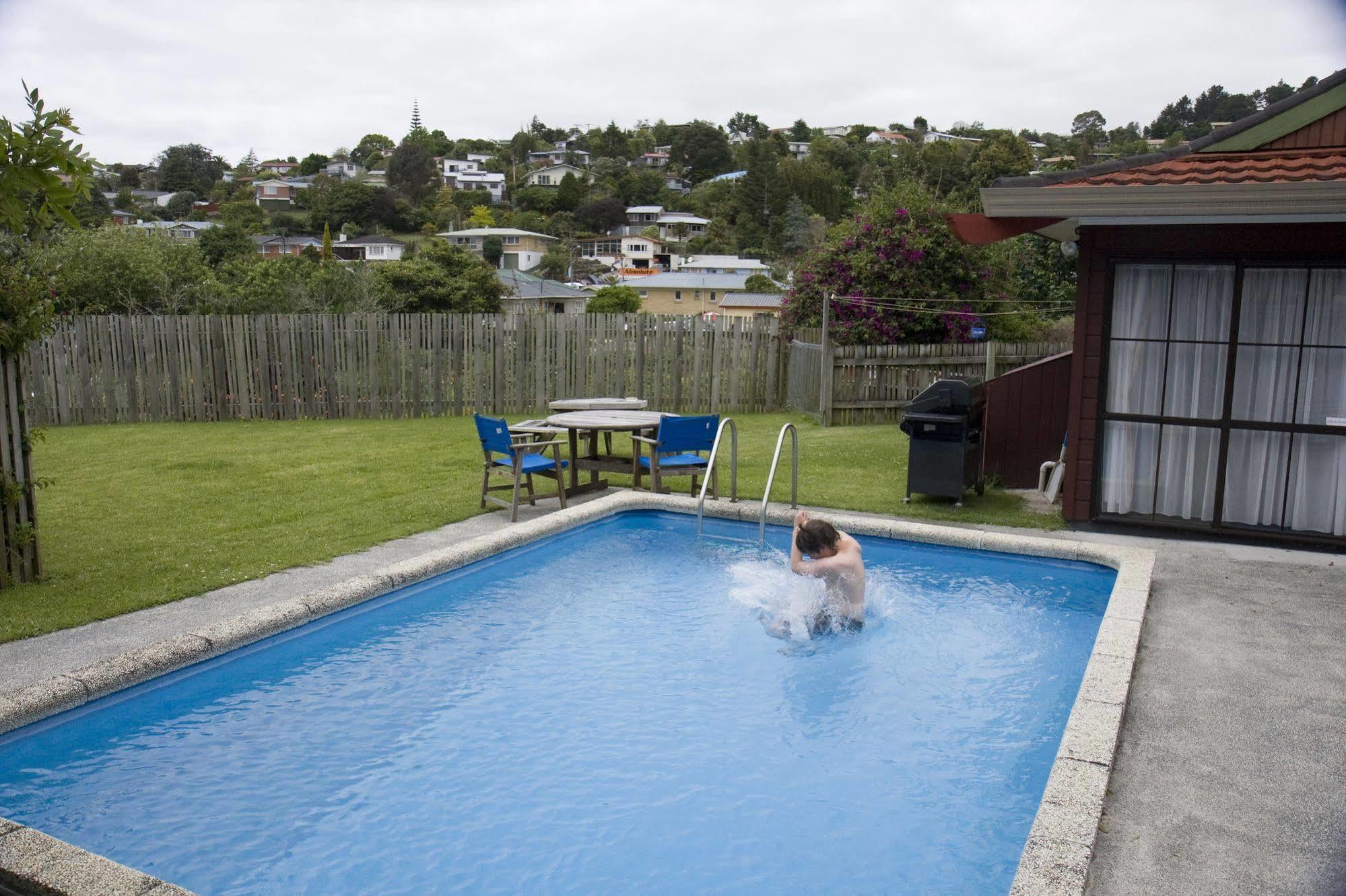 Cherry Court Motor Lodge Whangarei Bagian luar foto